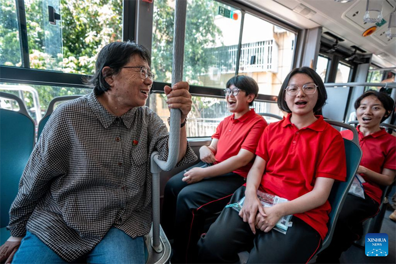 Yunnan : 16 ans de dévouement pour aider les jeunes filles des zones rurales à poursuivre leurs rêves par l'éducation et au savoir