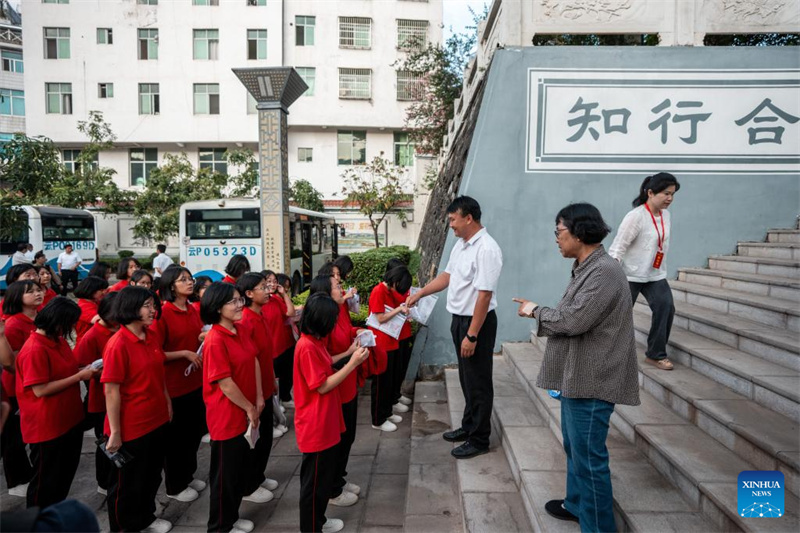 Yunnan : 16 ans de dévouement pour aider les jeunes filles des zones rurales à poursuivre leurs rêves par l'éducation et au savoir