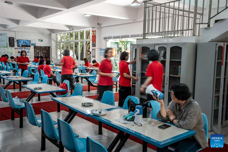 Yunnan : 16 ans de dévouement pour aider les jeunes filles des zones rurales à poursuivre leurs rêves par l'éducation et au savoir