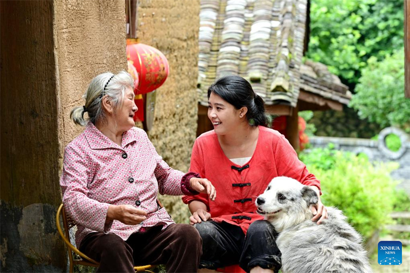 Fujian : l'histoire d'une jeune entrepreneure dédiée à la revitalisation rurale par un travail acharné