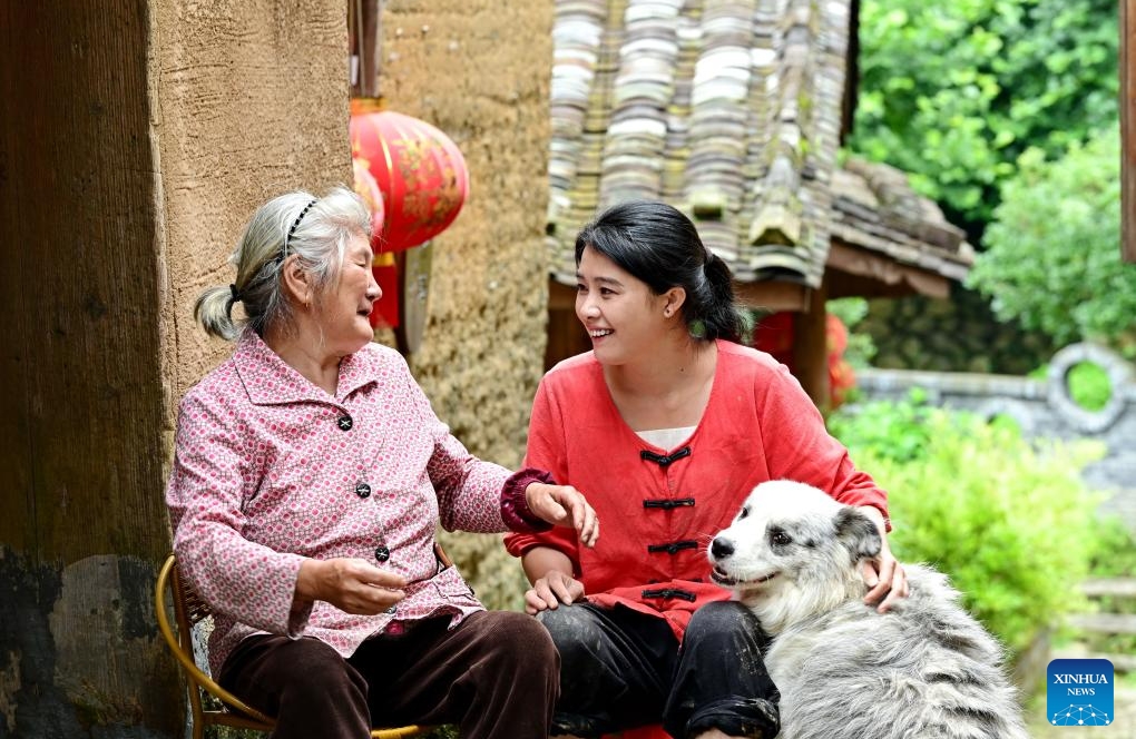 Fujian : l'histoire d'une jeune entrepreneure dédiée à la revitalisation rurale par un travail acharné