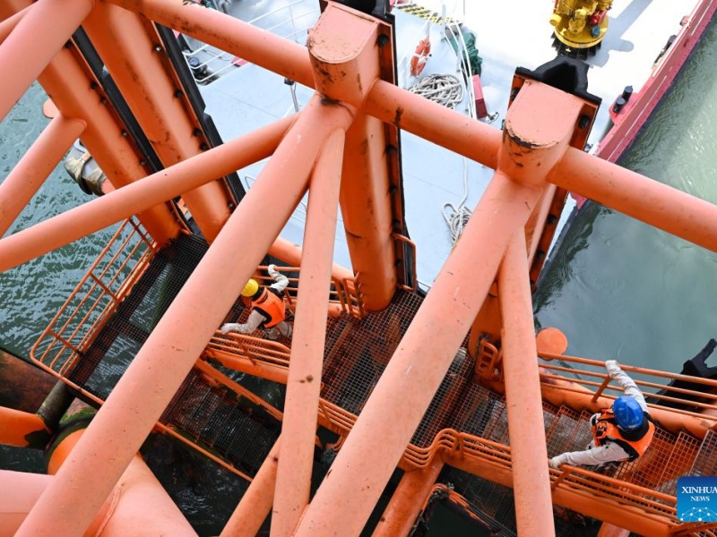 Jiangsu : le parc éolien offshore de Rudong en cours de maintenance pour garantir une alimentation électrique stable