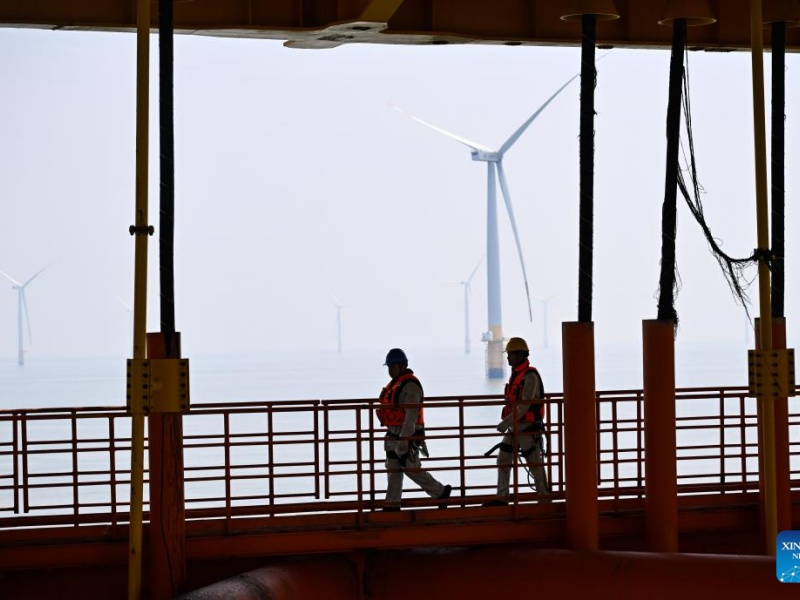 Jiangsu : le parc éolien offshore de Rudong en cours de maintenance pour garantir une alimentation électrique stable