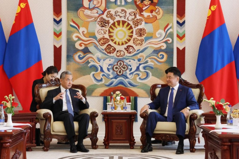 Le président mongol rencontre le ministre chinois des Affaires étrangères