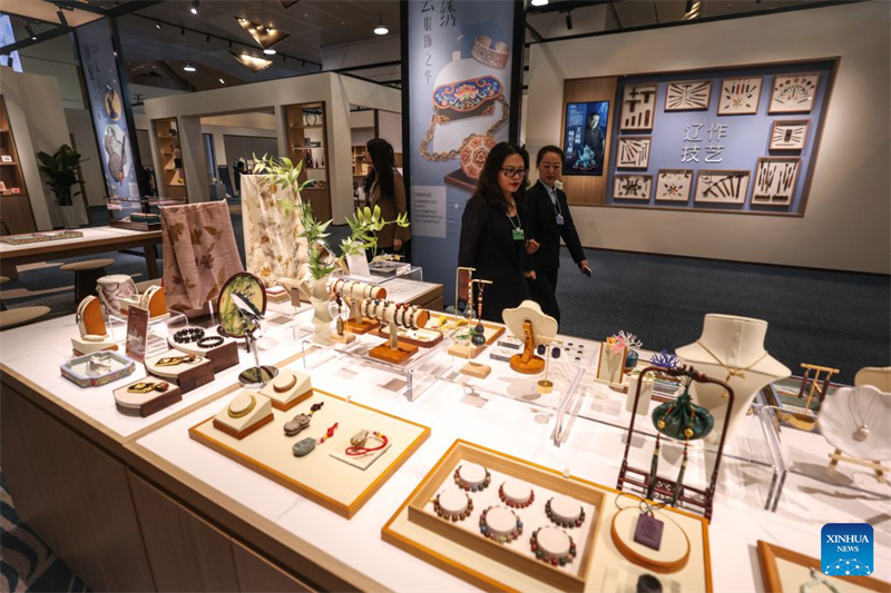 Liaoning : une exposition sur le patrimoine culturel immatériel ouverte aux visiteurs pour le Davos d'été à Dalian