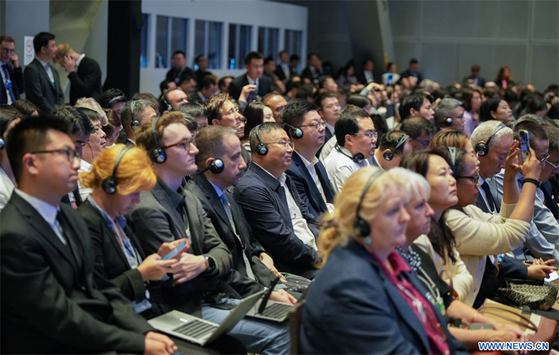 Début de la séance plénière d'ouverture du Forum d'été de Davos 2026