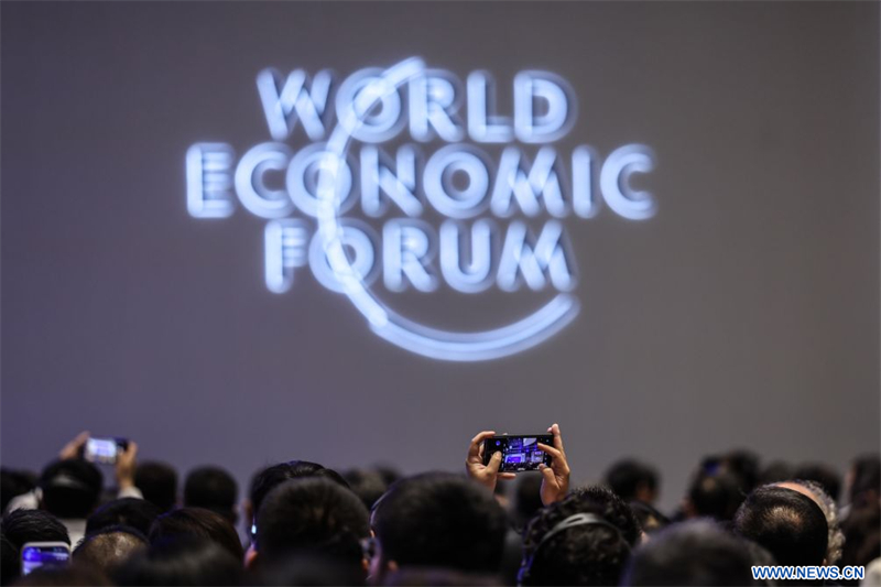 Début de la séance plénière d'ouverture du Forum d'été de Davos 2026