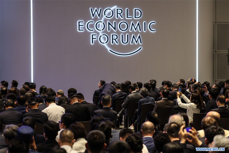 Début de la séance plénière d'ouverture du Forum d'été de Davos 2026