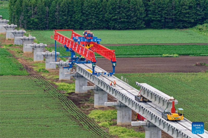 Heilongjiang : le pont géant de Tongjiang en construction
