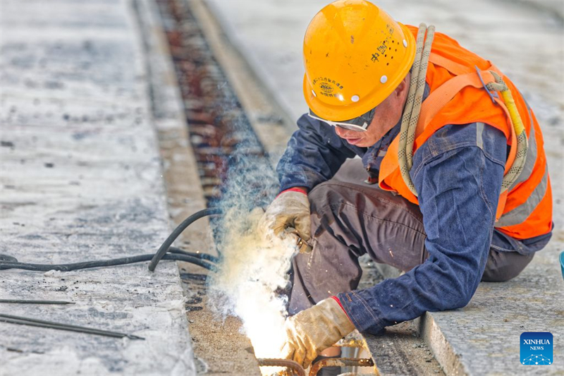 Heilongjiang : le pont géant de Tongjiang en construction