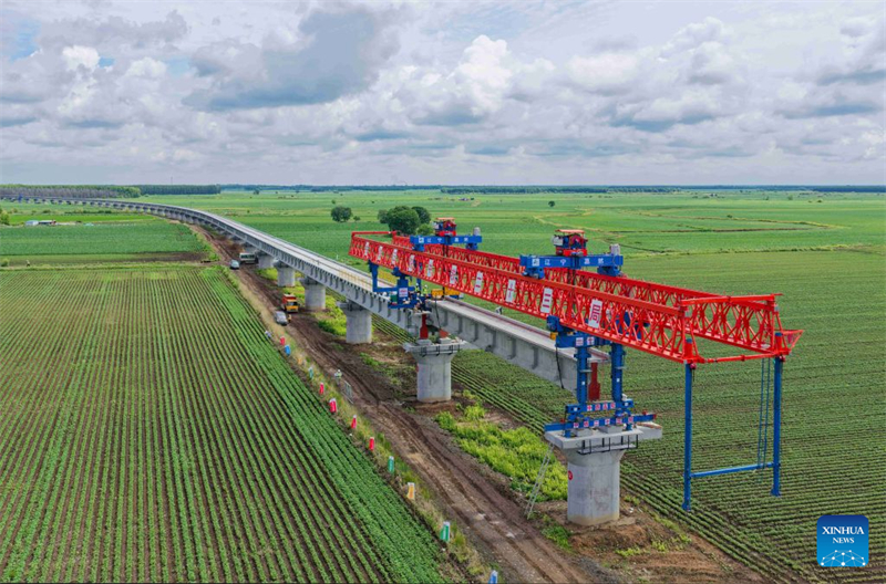 Heilongjiang : le pont géant de Tongjiang en construction