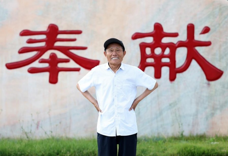 Henan : un chef de village déploie tous ses efforts pour le développement de sa ville natale