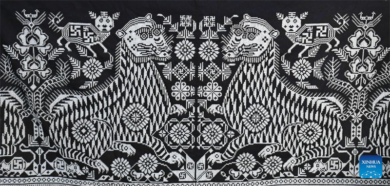 Hunan : histoire en photo de la broderie au point de croix Tiaohua du comté de Longhui