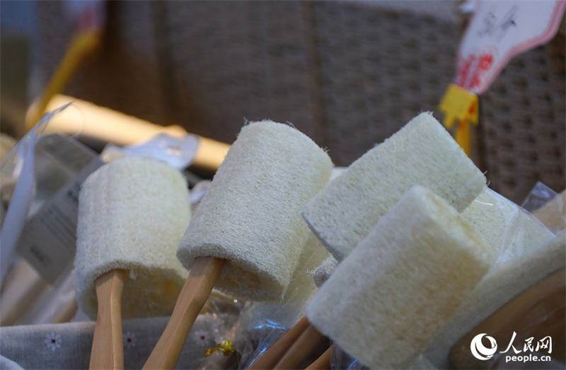 Henan : les produits en éponge de luffa atteignent les marchés mondiaux depuis le comté de montagne isolé de Shangcheng