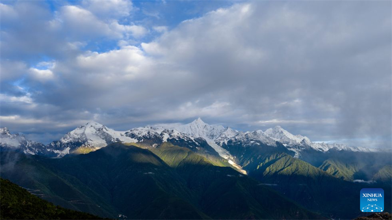 50 ans de l'autoroute Yunnan-Xizang : un passage de montagne isolé se transforme en couloir touristique