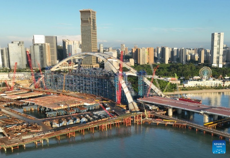 Fujian : le chantier de construction de l'échangeur de Guanyinshan de la section de Xiamen du pont Xiamen-Kinmen