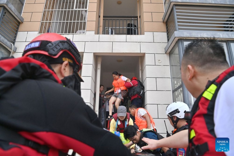 Le Guangxi mobilise des forces de secours pour évacuer les enseignants et les étudiants piégés par les inondations