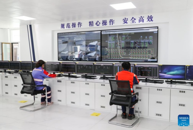 Qinghai : deux projets photovoltaïques génèrent plus de 4 milliards de kWh d'électricité propre