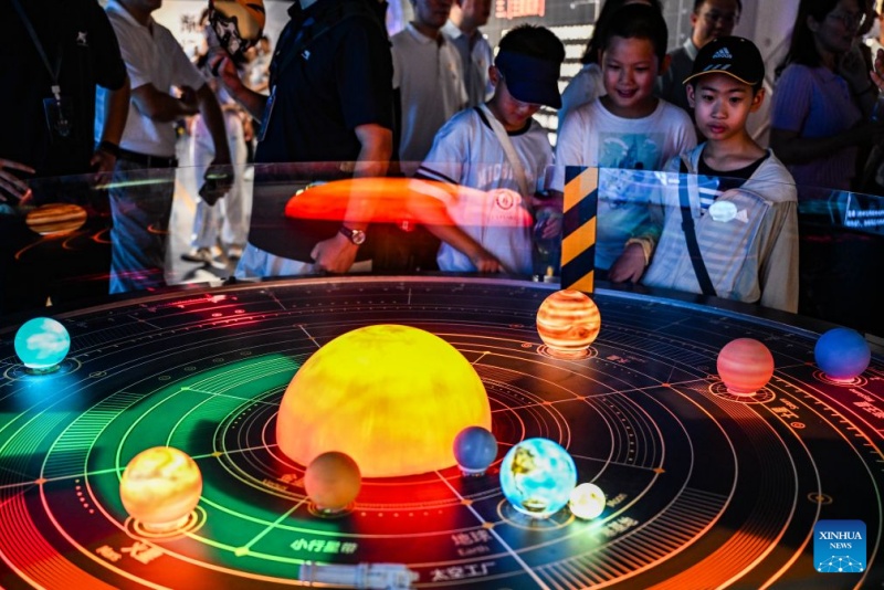 Beijing : ouverture d'une exposition sur la propriété intellectuelle de science-fiction et d'aérospatiale chinoise