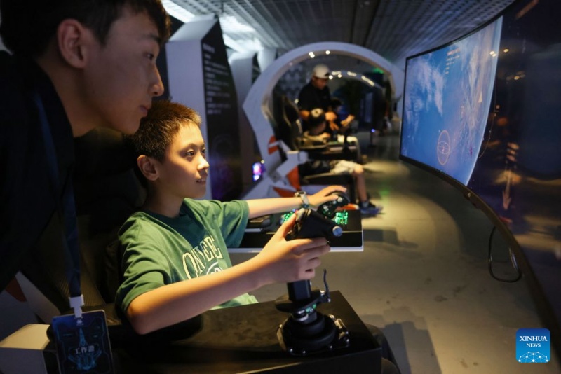 Beijing : ouverture d'une exposition sur la propriété intellectuelle de science-fiction et d'aérospatiale chinoise