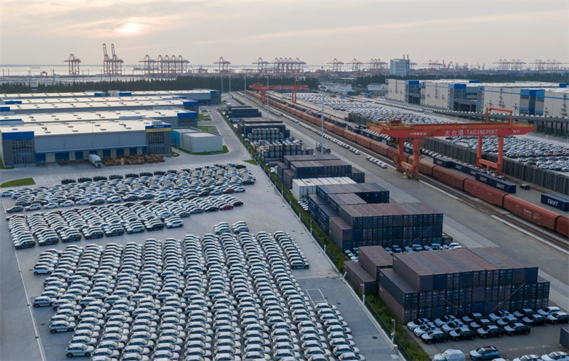 Chine : le commerce extérieur en hausse de 16,9% au premier semestre
