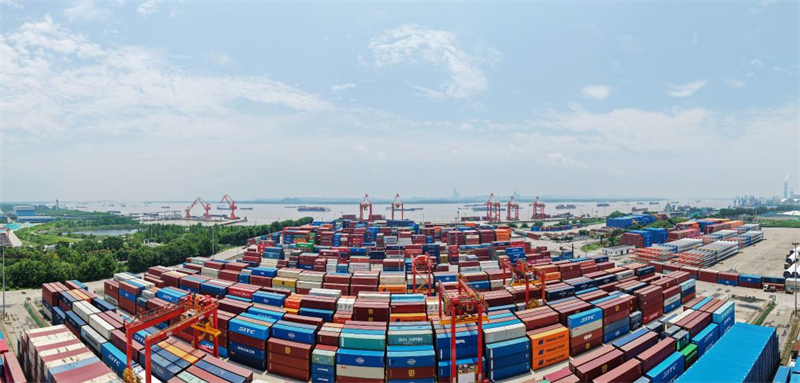 Chine : le commerce extérieur en hausse de 16,9% au premier semestre