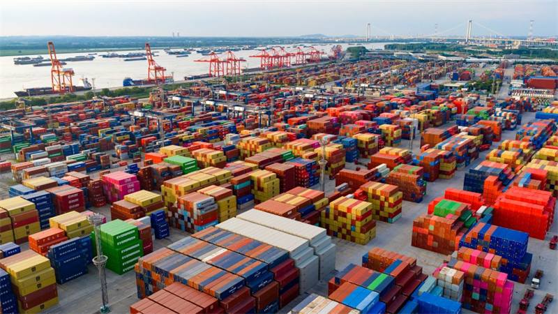 Chine : le commerce extérieur en hausse de 16,9% au premier semestre