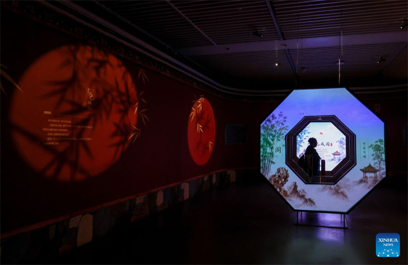 Ouverture d'une exposition immersive sur le jardin de l'empereur Qianlong à Beijing