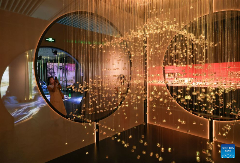 Ouverture d'une exposition immersive sur le jardin de l'empereur Qianlong à Beijing