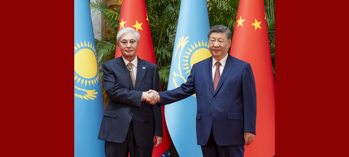 Xi Jinping rencontre le président kazakh à Shanghai