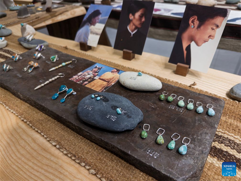 Du plateau à Paris, une nouvelle génération donne une nouvelle vie à l'artisanat tibétain