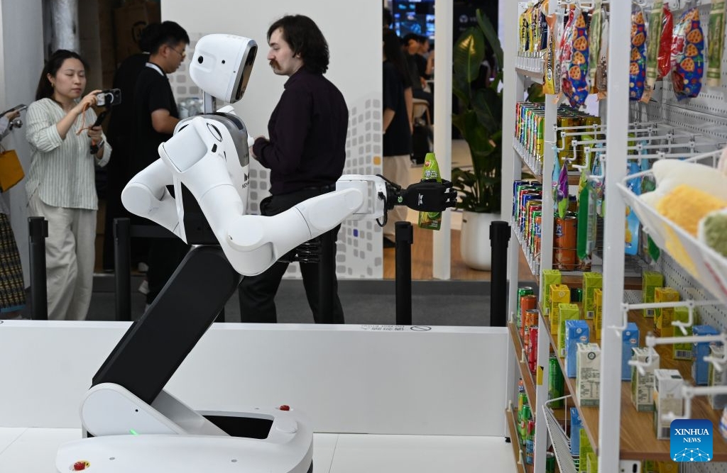 Shanghai : la Conférence mondiale sur l'IA présente des produits à IA incorporée de pointe