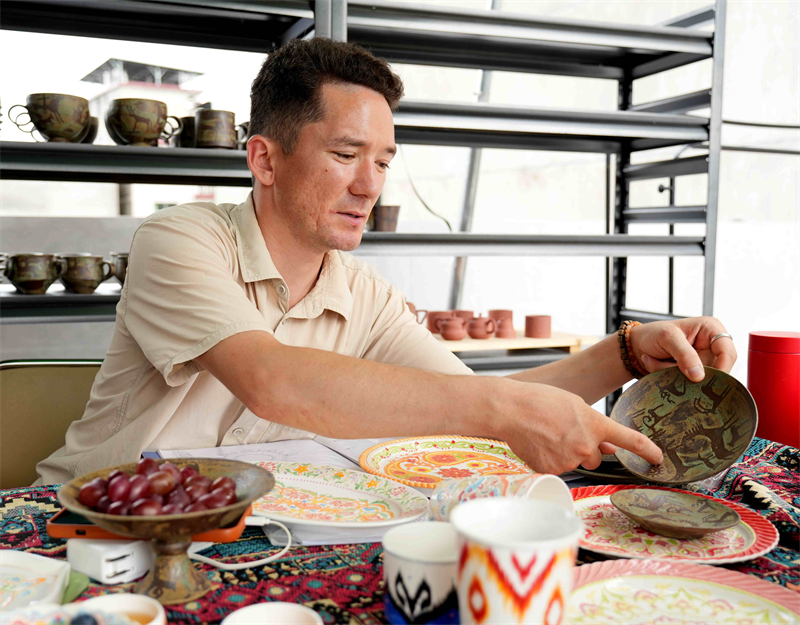 Jiangxi : Jingdezhen, capitale de la porcelaine millénaire, attire toujours de nombreux artistes chinois et étrangers