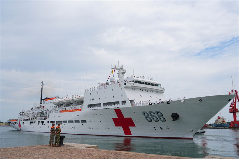 Un navire-hôpital de la marine chinoise prend la mer pour une mission médicale humanitaire en Afrique et en Asie du Sud