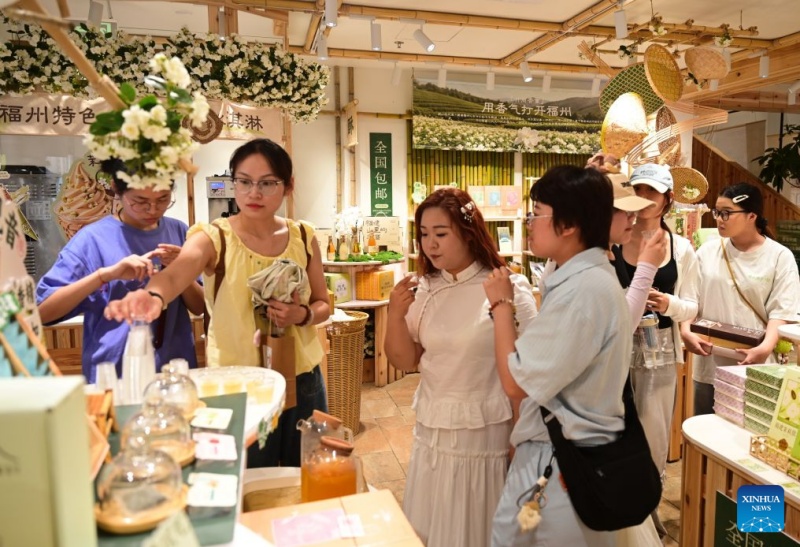 Fujian : le patrimoine industriel du thé au jasmin de Fuzhou stimule la croissance du tourisme culturel local