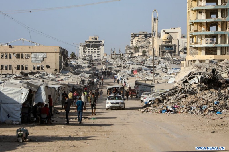Photo prise le 25 juillet 2026 montrant des tentes de Palestiniens déplacés dans la ville de Gaza. (Xinhua/Rizek Abdeljawad)