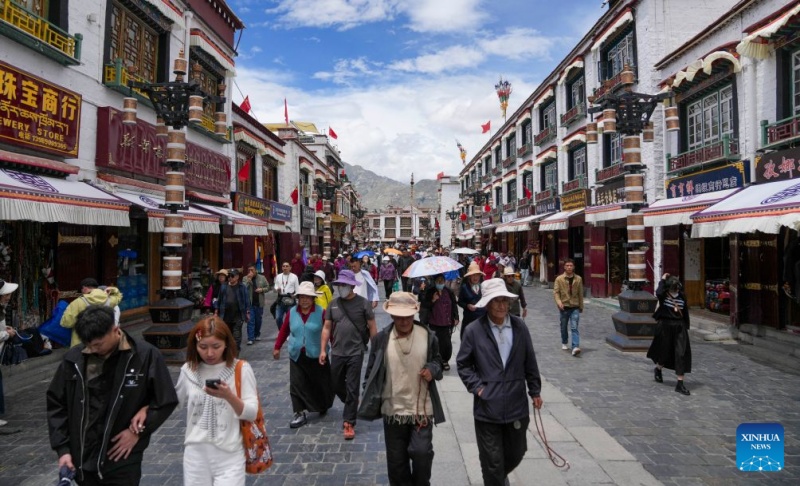 Xizang : ces cours de la vieille ville qui tissent les liens interethniques de Lhassa