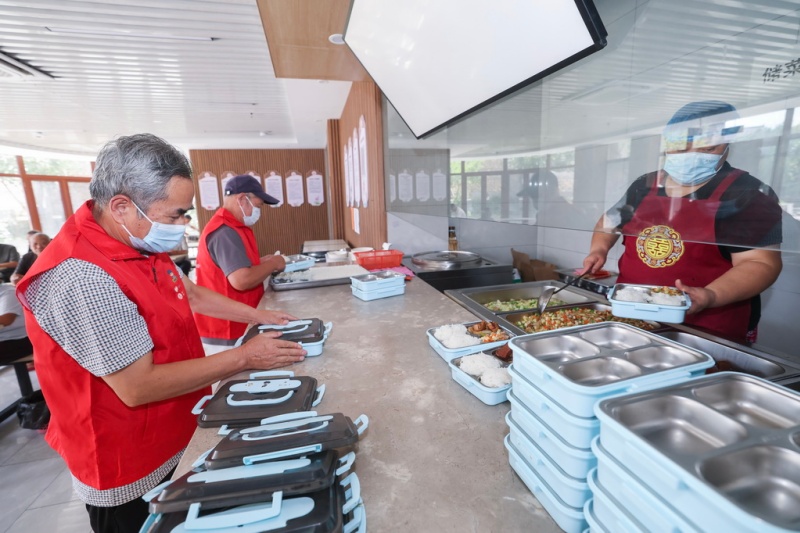Zhejiang : des cantines solidaires en milieu rural au service de la population de Tonglu