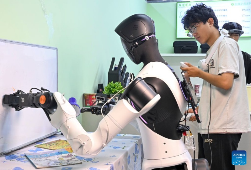 Shanghai : des robots dotés d'une intelligence intégrée entraînés dans des scénarios du monde réel