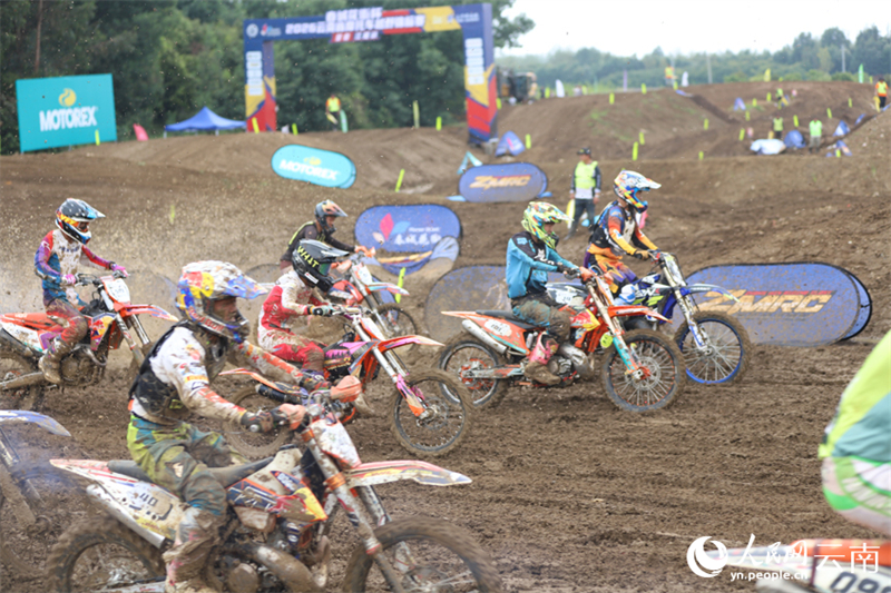 Yunnan : le championnat de moto-cross s'enflamme à Kunming