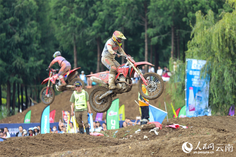 Yunnan : le championnat de moto-cross s'enflamme à Kunming