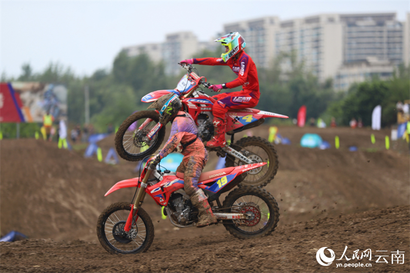Yunnan : le championnat de moto-cross s'enflamme à Kunming