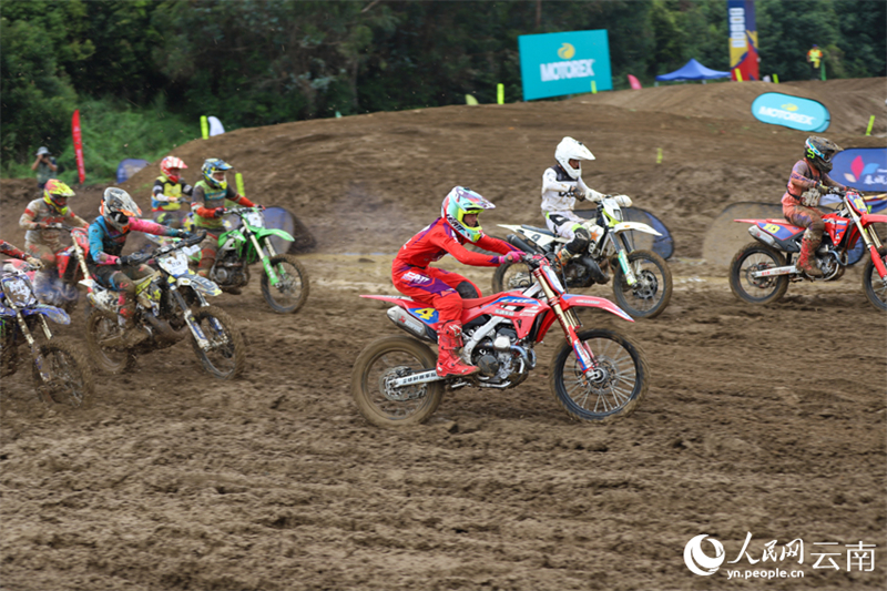 Yunnan : le championnat de moto-cross s'enflamme à Kunming
