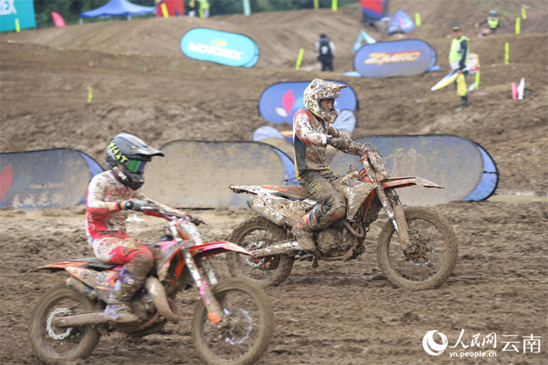 Yunnan : le championnat de moto-cross s'enflamme à Kunming