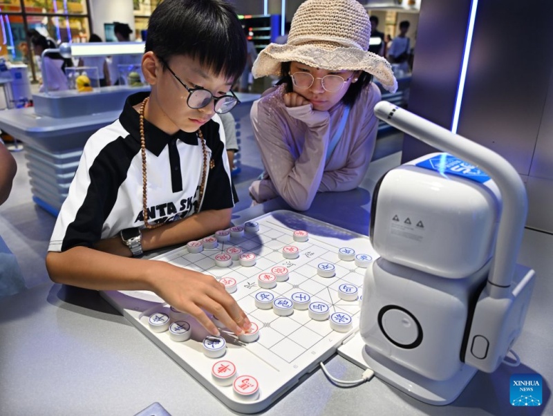 Shandong : ouverture du premier magasin d'expérience robotique « 6S » à Qingdao