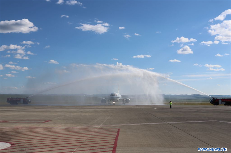 Le C919, avion de ligne chinois de fabrication nationale, effectue son premier vol commercial international et atterrit en Mongolie