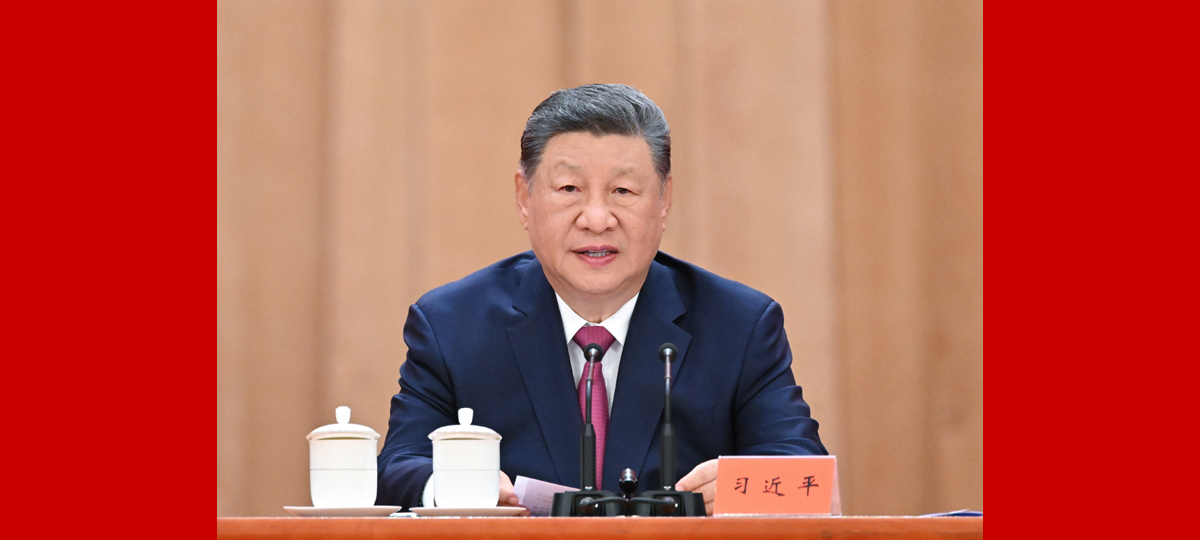 Xi Jinping appelle à faire progresser le socialisme à la chinoise à l'occasion du centenaire de la naissance du défunt dirigeant Jiang Zemin
