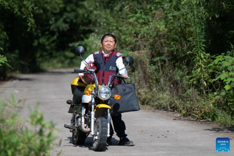 Hubei : un médecin rural consacre des décennies à veiller sur la santé de tout un village