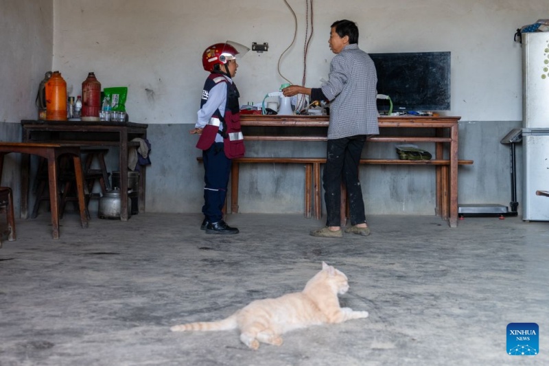 Hubei : un médecin rural consacre des décennies à veiller sur la santé de tout un village