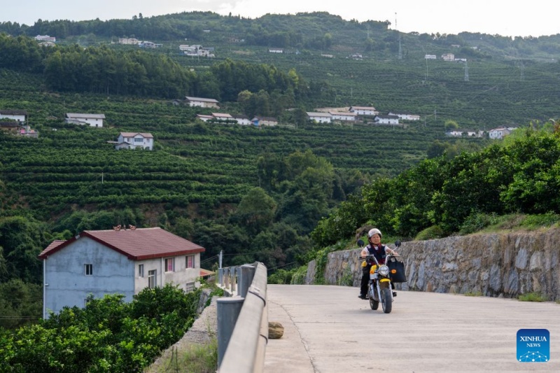 Hubei : un médecin rural consacre des décennies à veiller sur la santé de tout un village